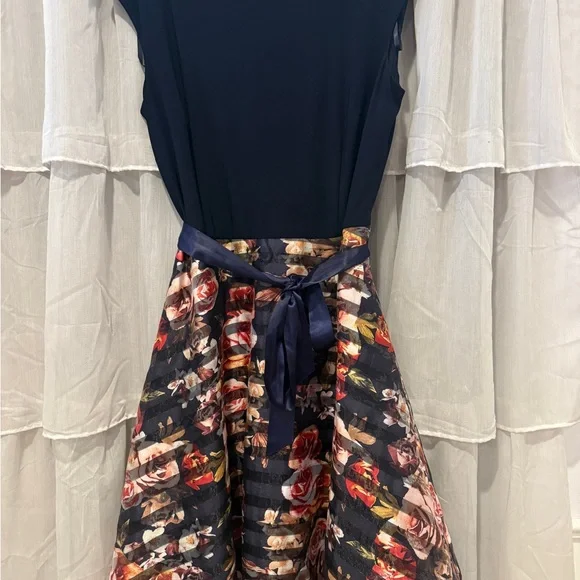 SLNY Navy and Floral A-Line Skirt/dress - Picture 1 of 7
